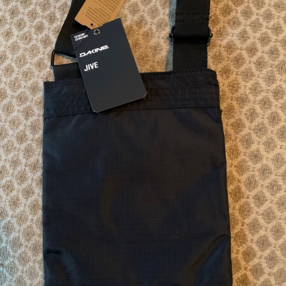 DAKINE JIVE CROSSBODY BAG BLACK RIPSTOP NWT - Picture 2 of 3
